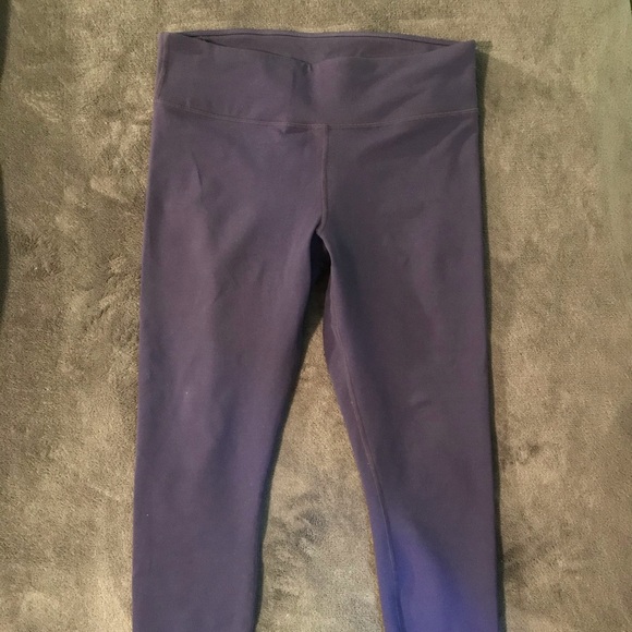 Fabletics size 4/6 Leggings Purple - Picture 2 of 3